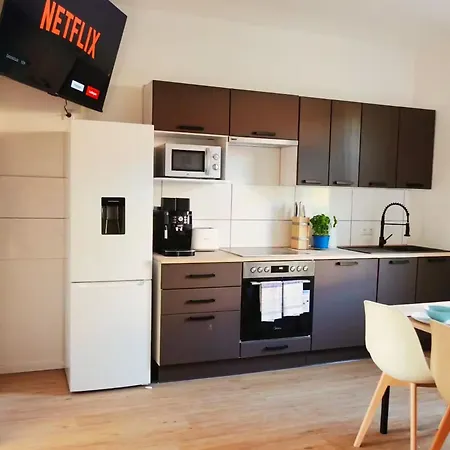 아파트 Luvonio - Modern & Zentral Mit Wlan, 55 Zoll Smart Tv & Delonghi Kaffeeautomat *