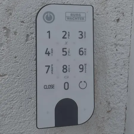 Luvonio - Modern & Zentral Mit Wlan, 55 Zoll Smart Tv & Delonghi Kaffeeautomat Magdeburg