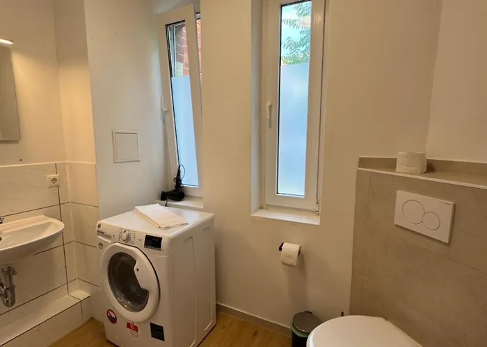 Luvonio - Modern & Zentral Mit Wlan, 55 Zoll Smart Tv & Delonghi Kaffeeautomat * ماغديبورغ