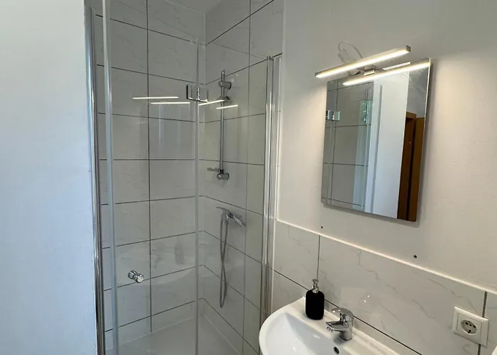 Luvonio - Modern & Zentral Mit Wlan, 55 Zoll Smart Tv & Delonghi Kaffeeautomat * ماغديبورغ